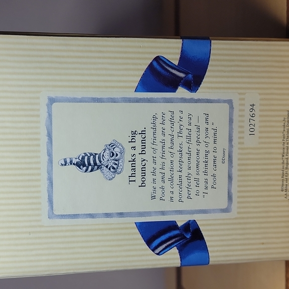 Retired Disney Pooh & Friends "Thanks a Big Bouncy Bunch" Tigger Figurine - Picture 8 of 10